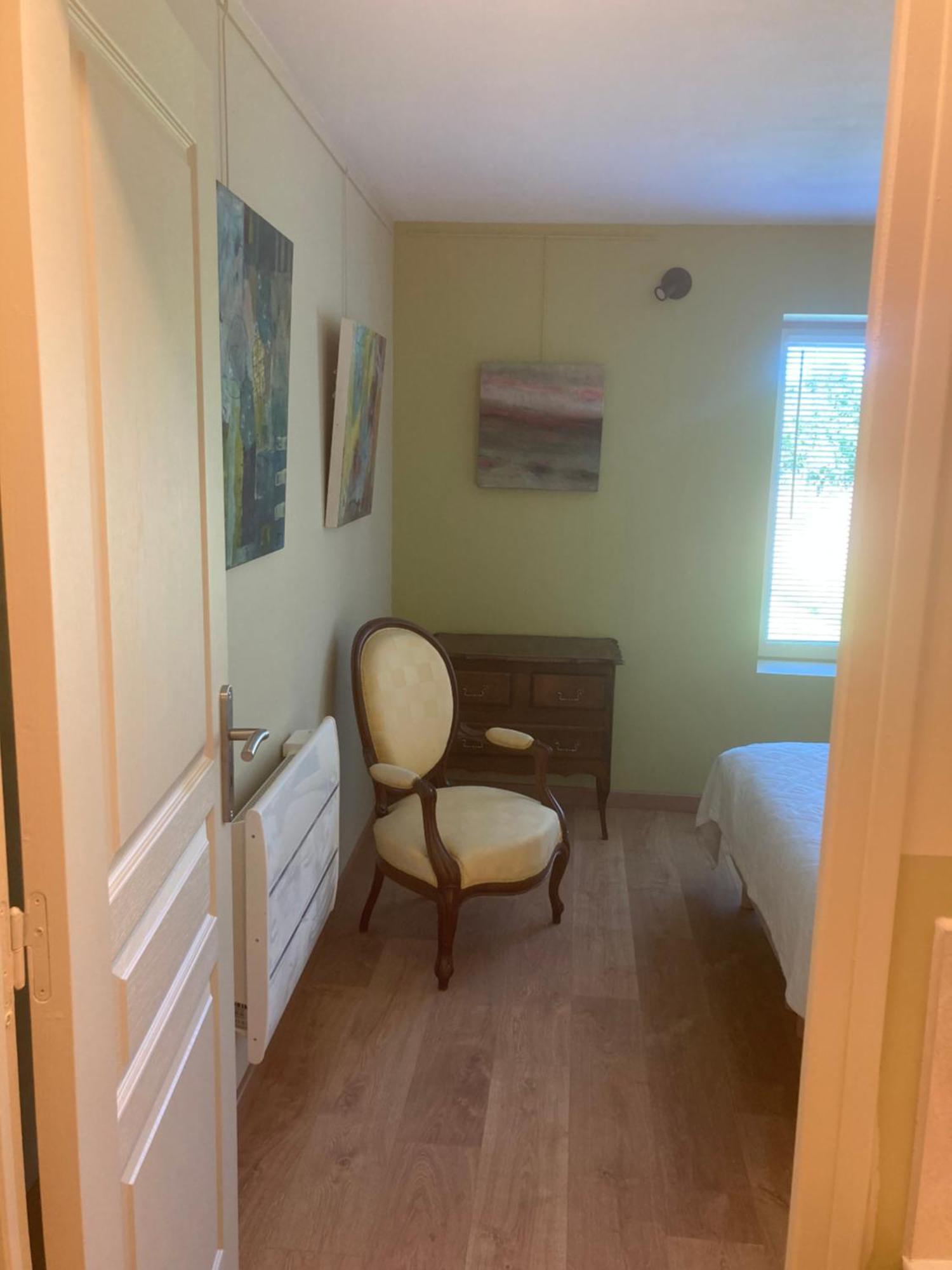 Chez Anne - Chambre Avec Salle De Bain Privative Menetou-Couture Bagian luar foto