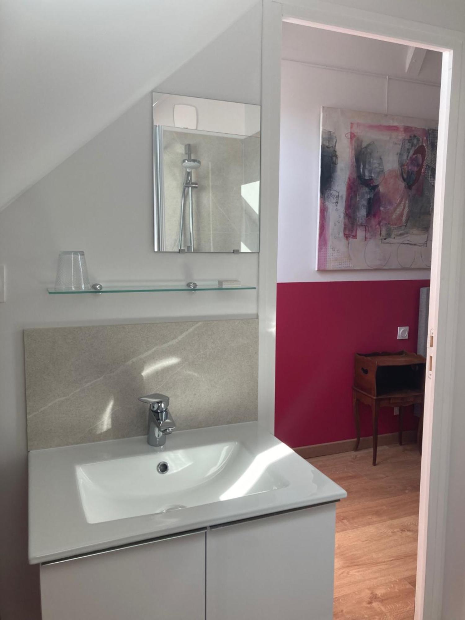 Chez Anne - Chambre Avec Salle De Bain Privative Menetou-Couture Bagian luar foto